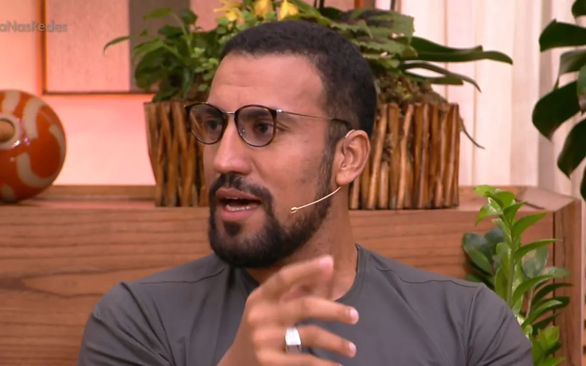 Ricardo Teodoro pede um amor para Joel em Quem Ama Cuida