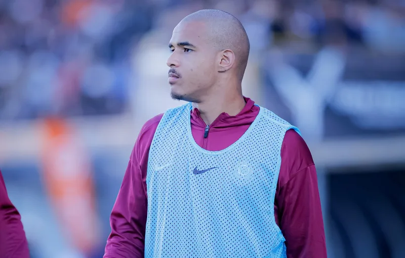 Yago Melo ganha primeira chance entre os profissionais do Corinthians