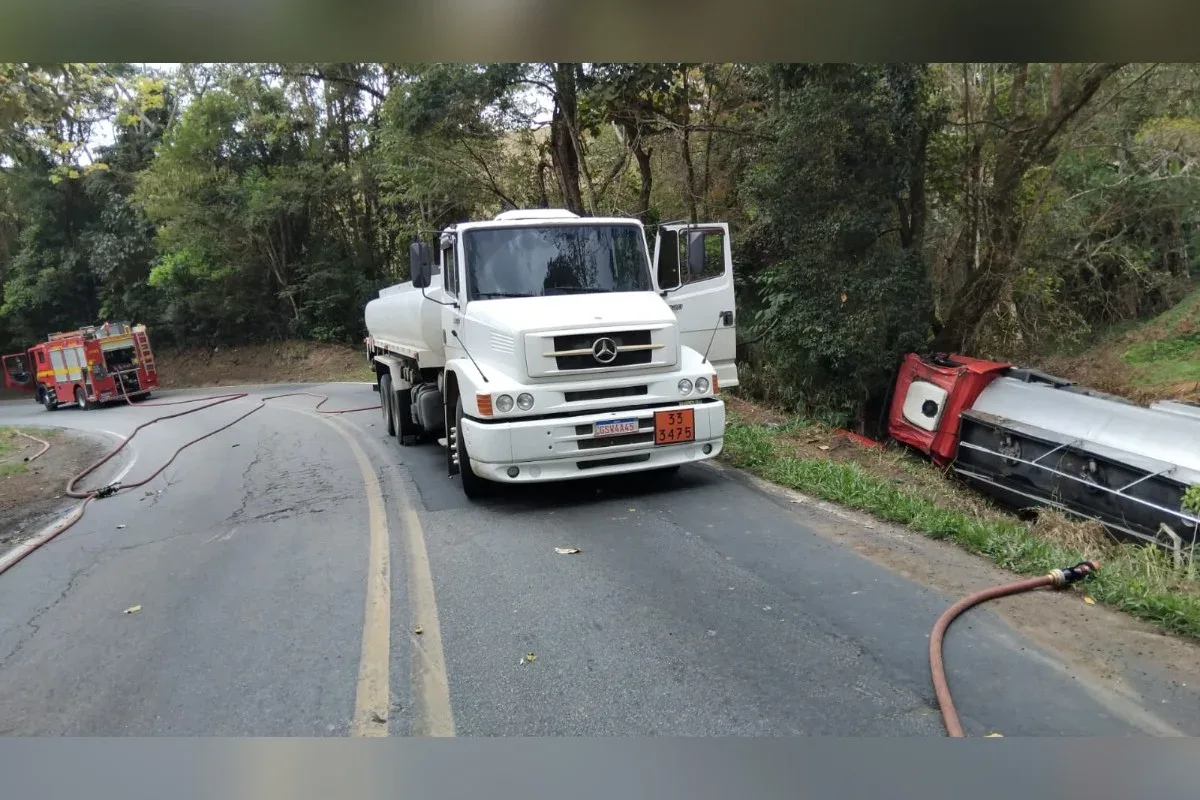 Bombeiros isolam área após vazamento de etanol em Pouso Alto
