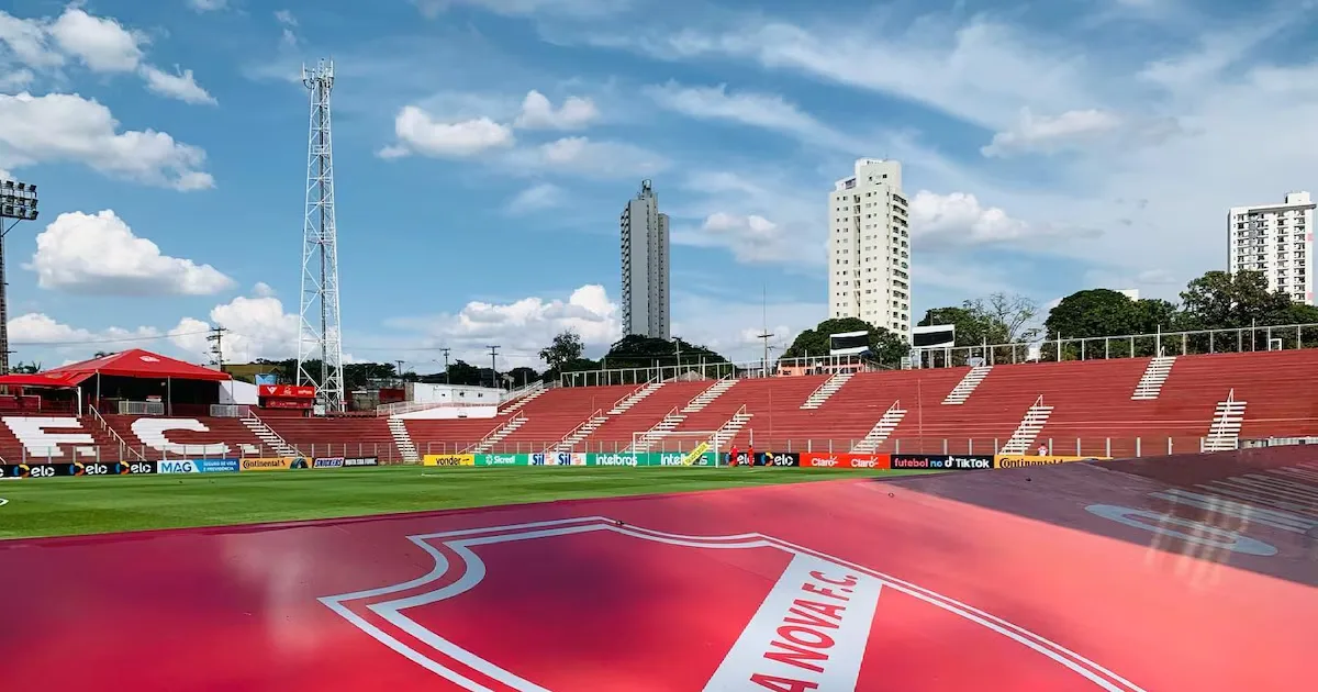 Vila Nova busca ampliar liderança contra o Londrina na Série B
