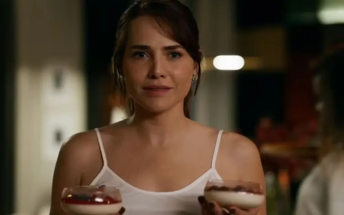 Adriana comemora sofrimento de Ademir após armação contra Dora em Quem Ama Cuida