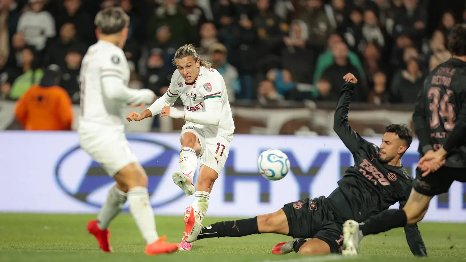Canobbio marca, e Fluminense confirma vaga entre os quatro da Libertadores