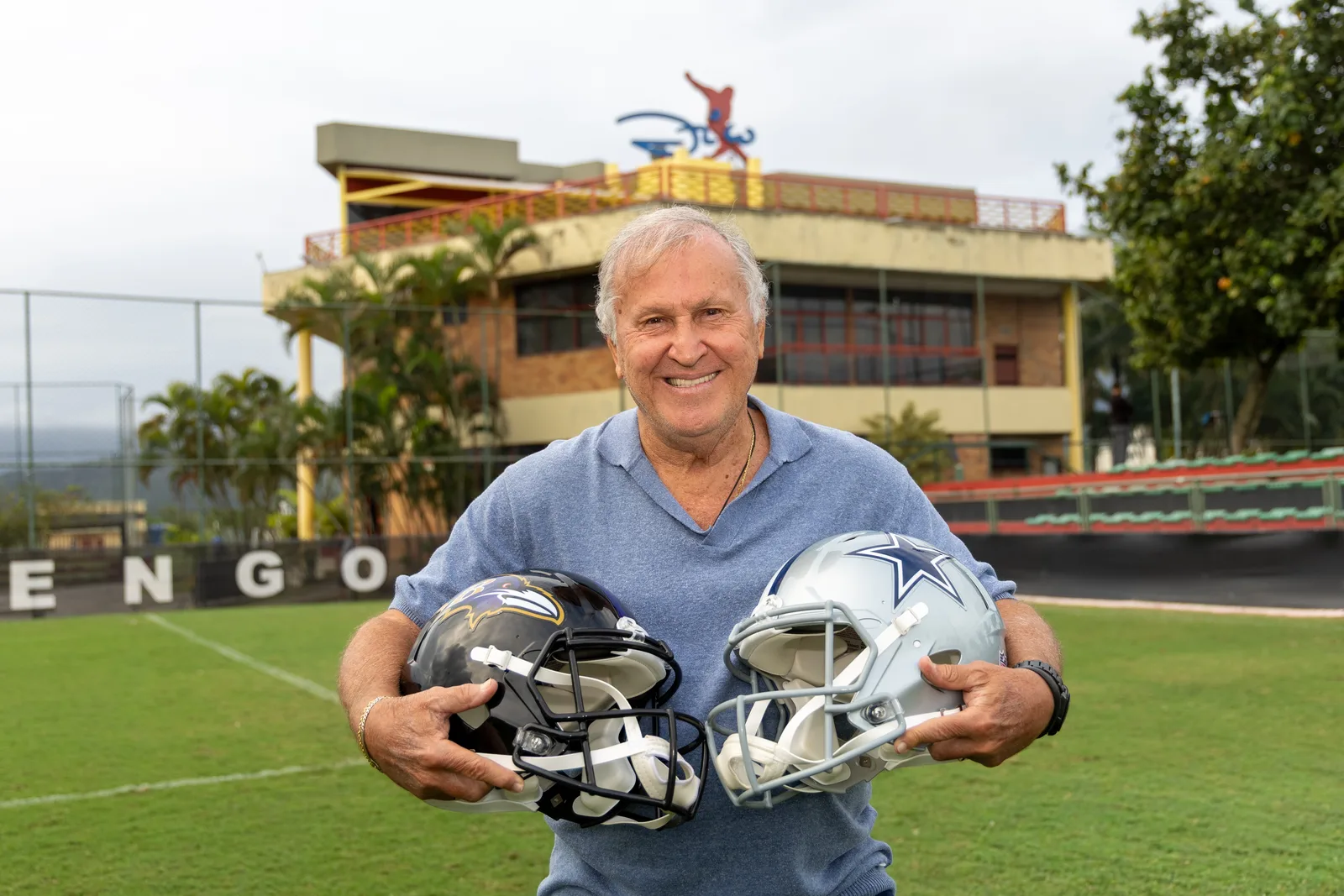 Zico vai ao Maracanã para jogo entre Cowboys e Ravens pela NFL