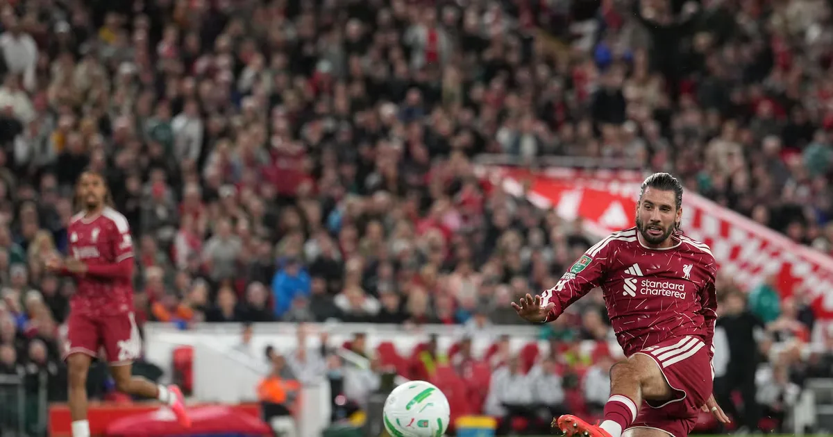 Liverpool supera Tottenham por 3 a 1 e Arsenal goleia Ipswich na Copa da Liga