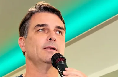 Polêmica sobre Nossa Senhora Aparecida mobiliza católicos contra candidatura de Flávio Bolsonaro