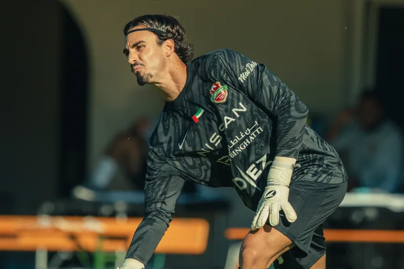 Matheus Donelli estreia pelo Shabab Al-Ahli em empate nos Emirados