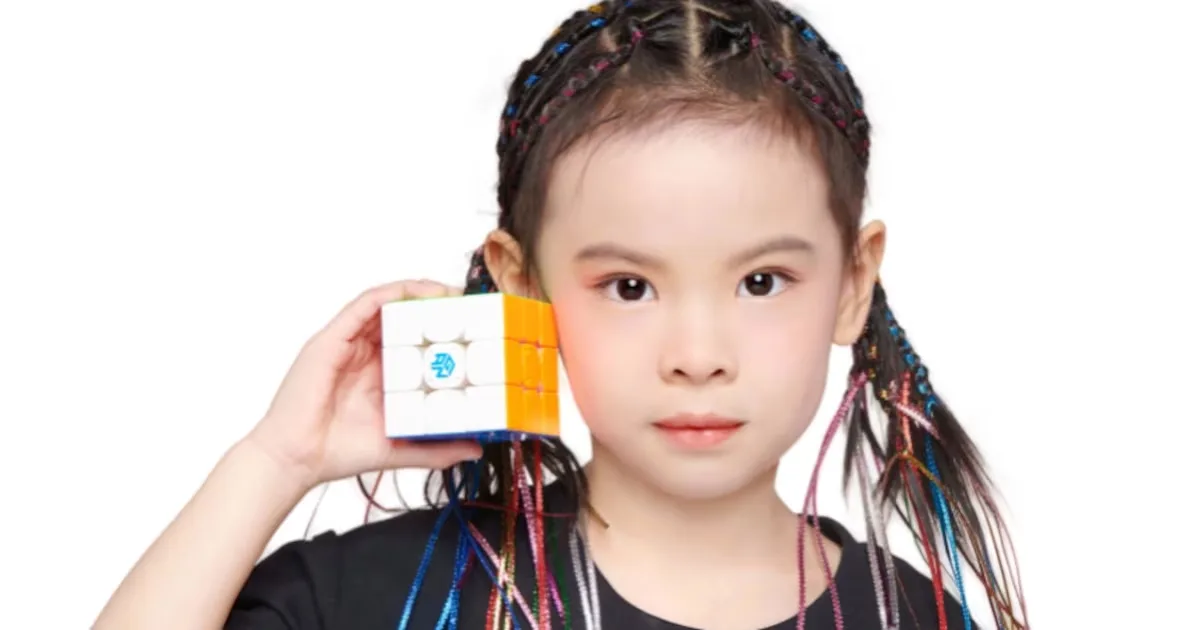 Lian Yunzhi faz história no cubo mágico com média abaixo de 4,5 segundos
