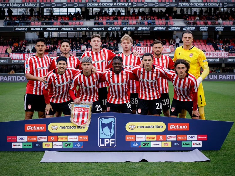 Estudiantes chega ao duelo com Corinthians após poupar titulares e perder Benedetti