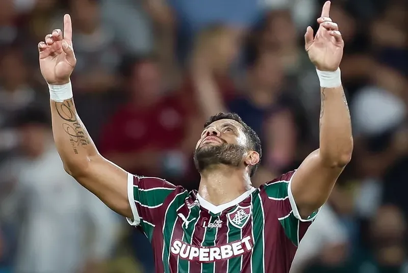 Hulk ganha protagonismo no Fluminense e recebe elogios de Duílio