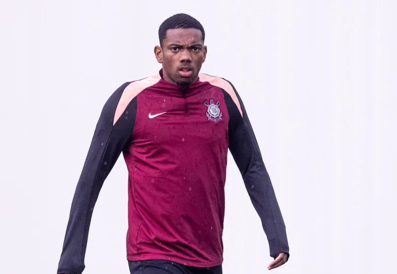André Luiz segue observado pelo Crystal Palace, diz scout do clube