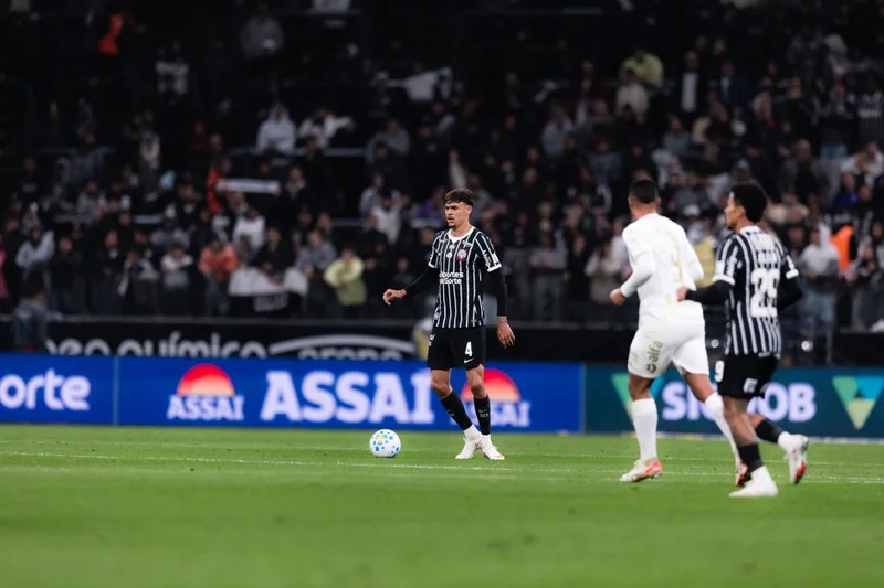João Pedro Tchoca retorna ao time titular do Corinthians diante da Chapecoense