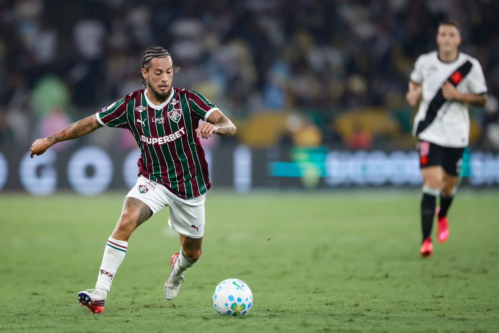 Guga critica gramado do Maracanã após vitória do Fluminense sobre o Vasco