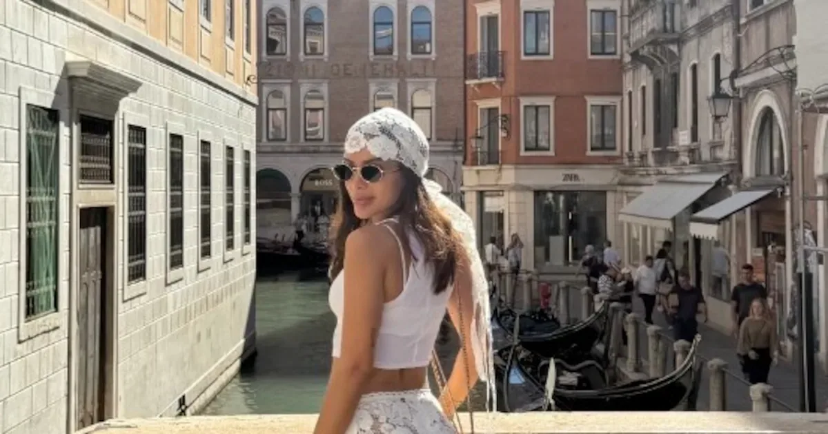Anitta viaja a Veneza com a mãe para começar período de férias