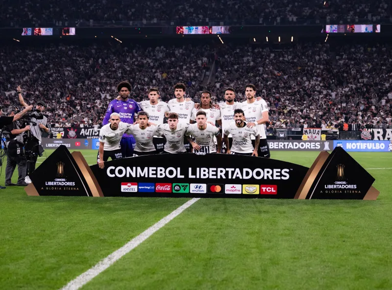 Corinthians reencontra Estudiantes em busca de terceira semifinal continental