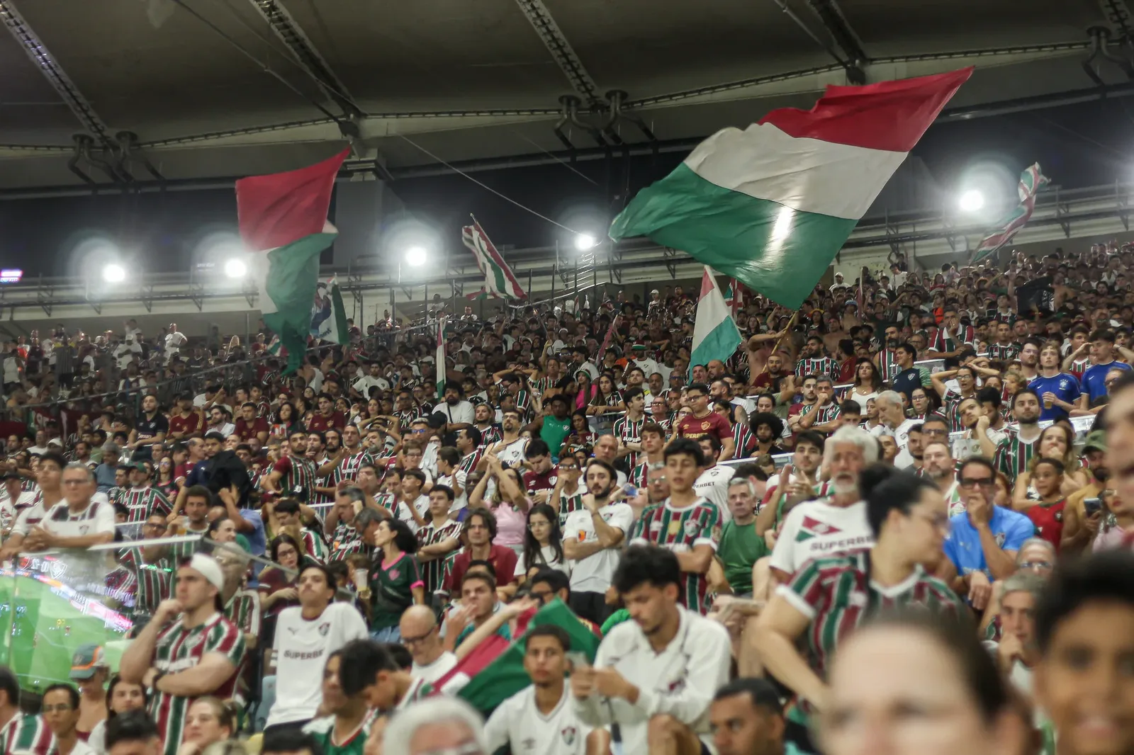 Fluminense soma 27 vitórias em 36 jogos de casa cheia no Maracanã