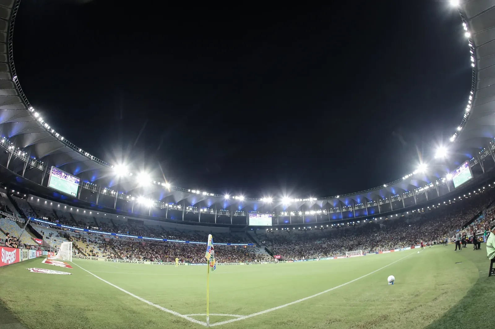 Maracanã pode receber troca completa do gramado antes de outubro