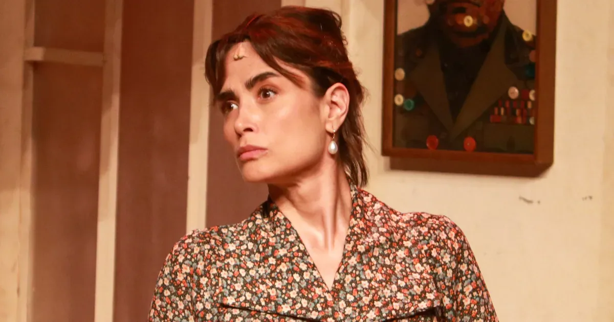 Maria Casadevall retoma peça sobre invisibilidade feminina e autoritarismo