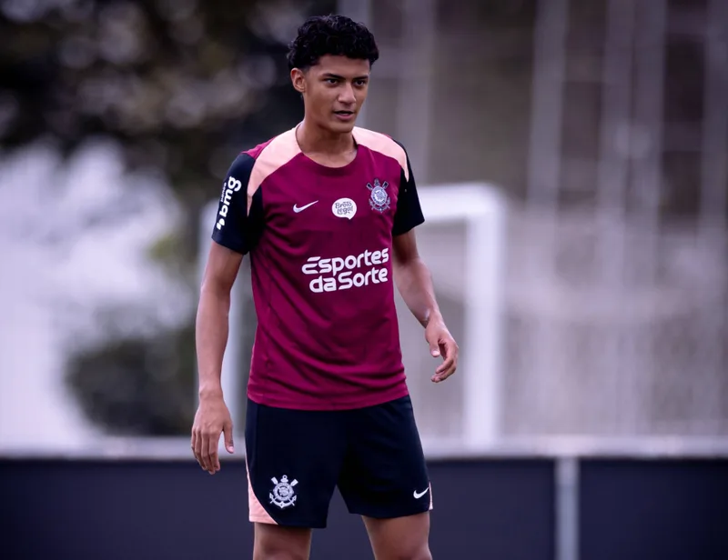 Iago Machado ganha espaço no Corinthians, e William Batista cobra foco fora de campo