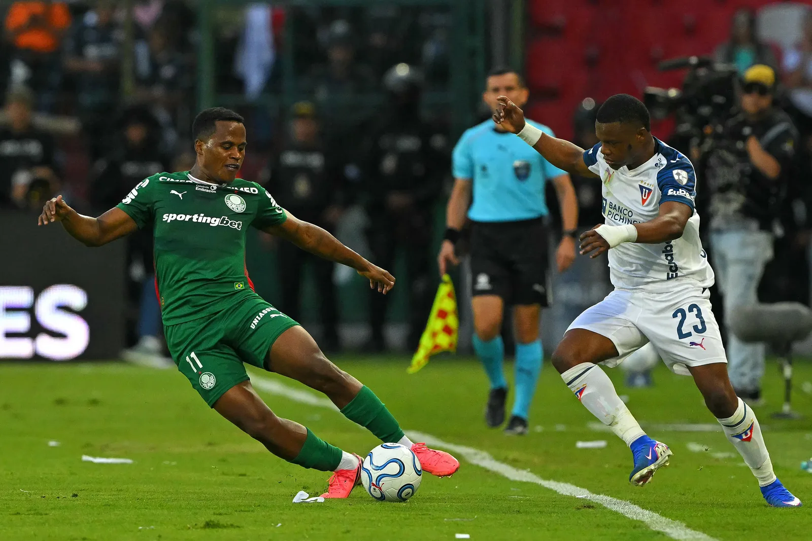 Palmeiras elimina a LDU nos pênaltis e enfrenta o Fluminense na semi