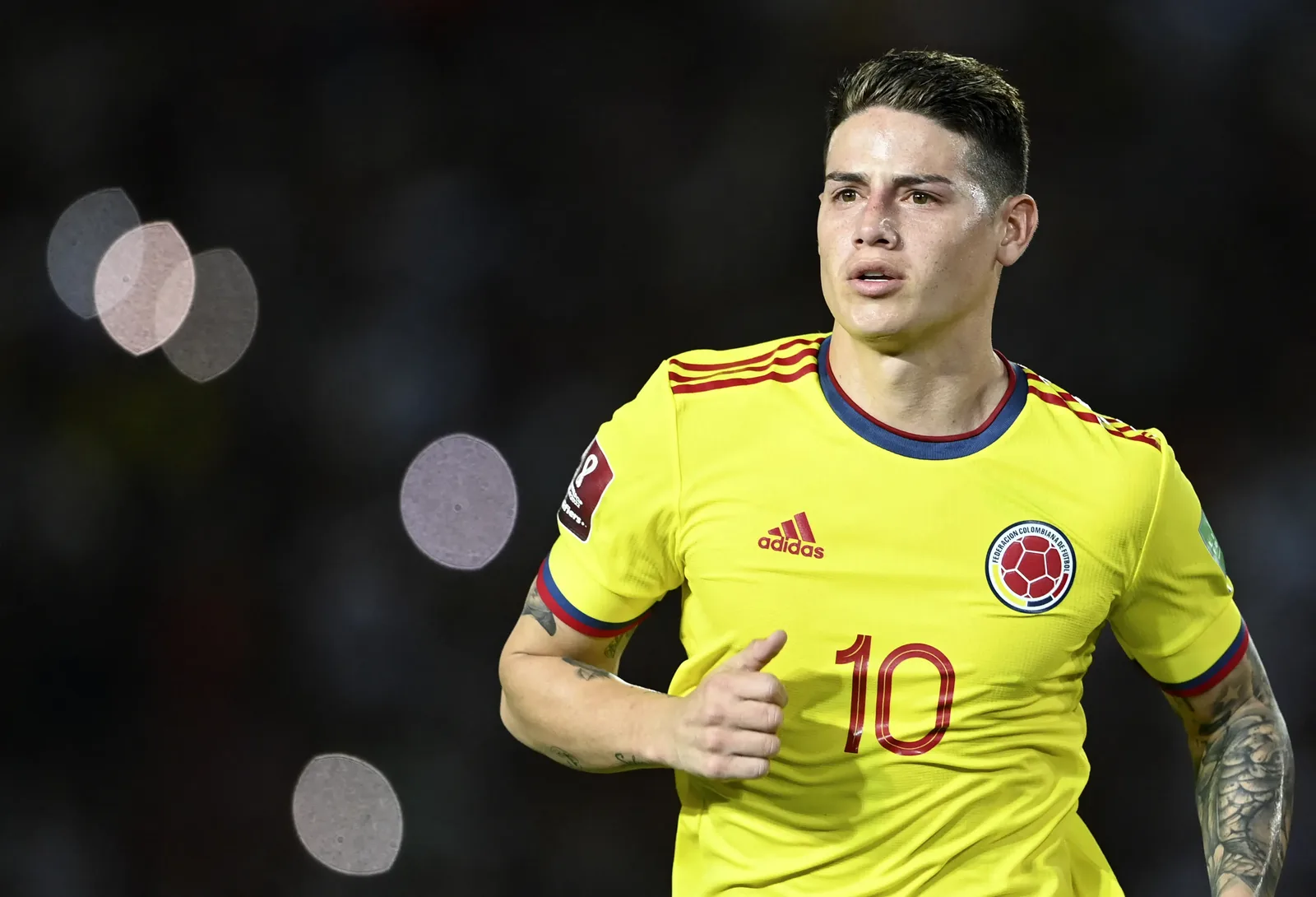James Rodríguez encerra ciclo de 15 anos na seleção colombiana