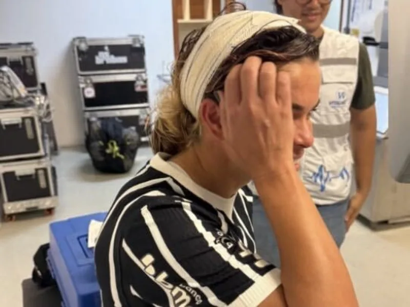 Tamires brinca após corte na cabeça e deve jogar volta da semifinal