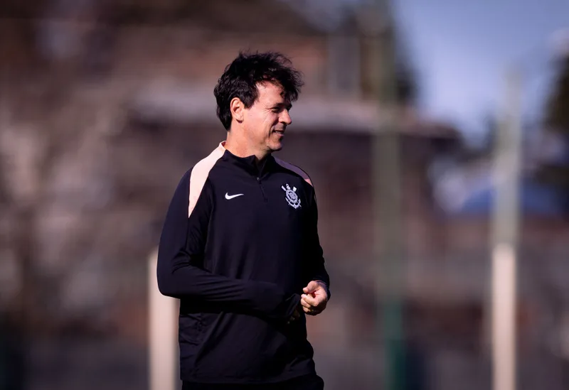 Corinthians aposta na continuidade de Diniz em meio à crise no Brasileirão
