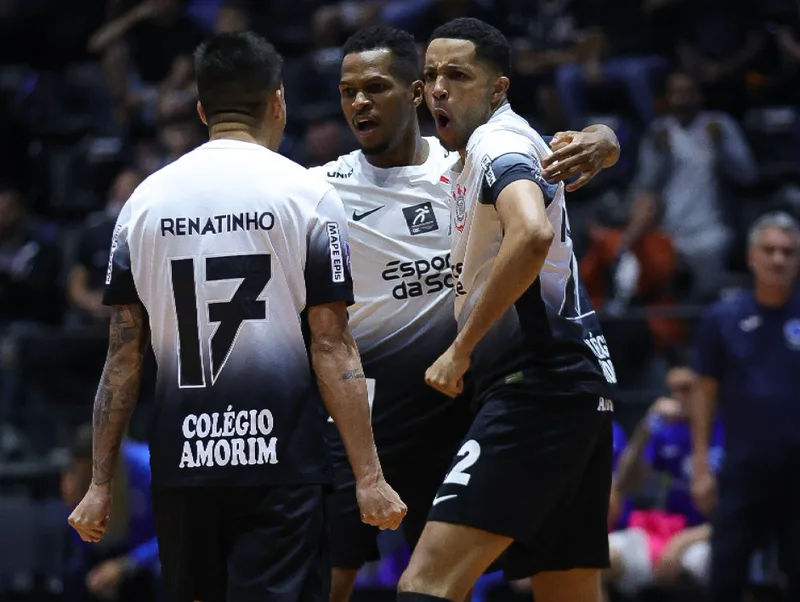 Corinthians encara o Pato com campanha oposta na fase inicial da LNF