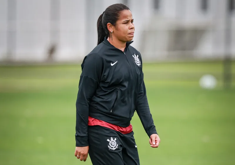 Corinthians encara Cruzeiro com vantagem, mas Vic Albuquerque cobra concentração