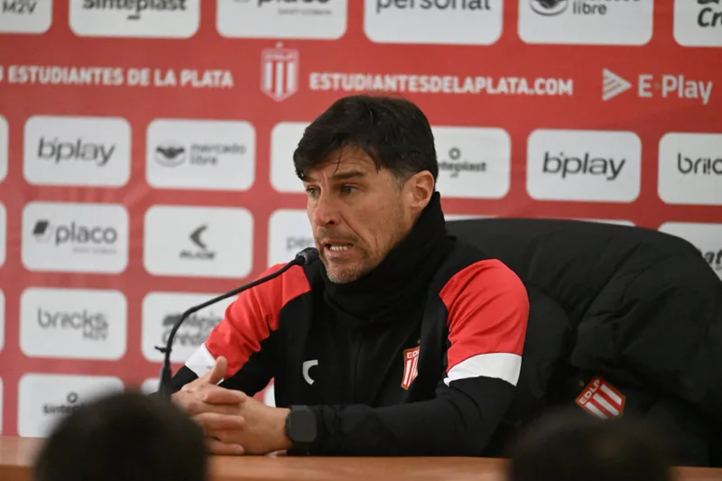 Medina destaca força do Corinthians antes de duelo com o Estudiantes
