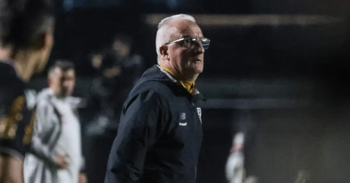 Dorival Júnior reconhece erro e destaca apoio da torcida do São Paulo