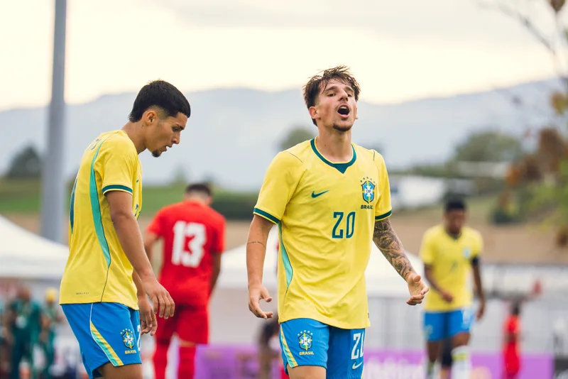 Brasil inicia torneio com goleada e dois gols de Lucca Caramico