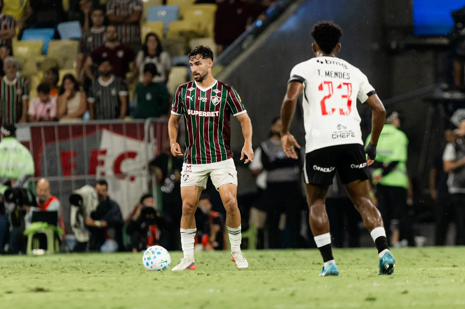 Martinelli amplia liderança em vitórias em clássicos pelo Fluminense