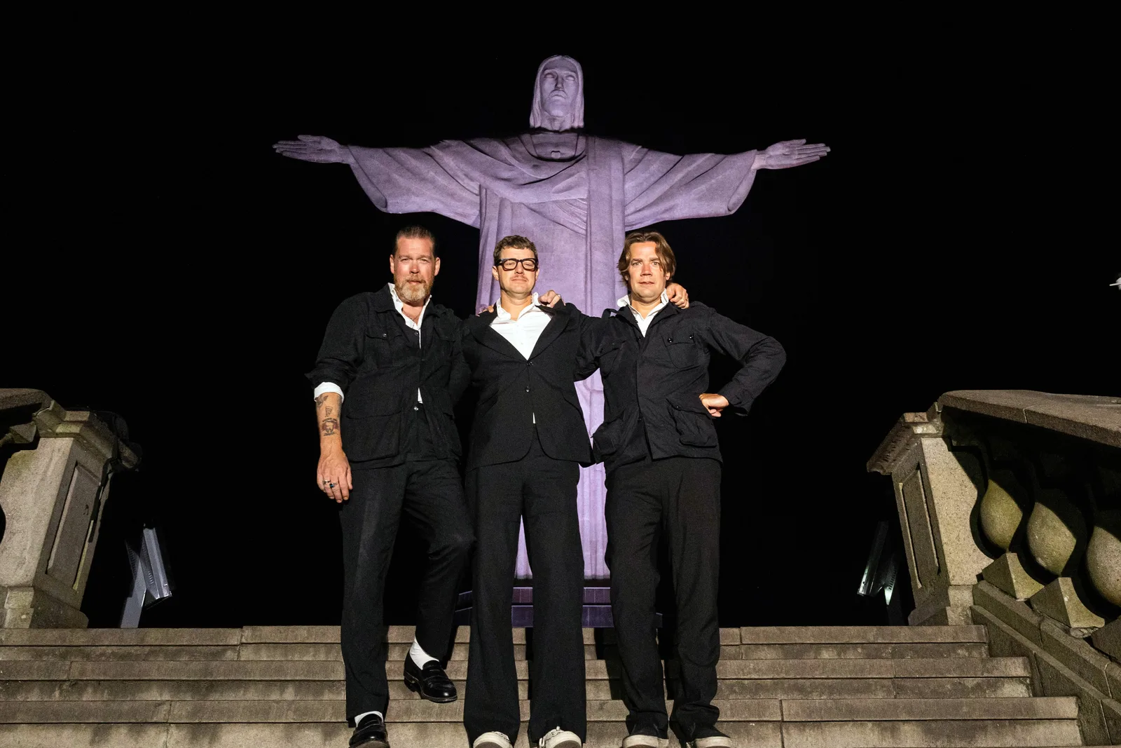 The Hives doará itens autografados para projetos sociais no Rio