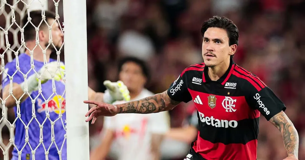 Flamengo vence o Bragantino e abre três pontos na liderança