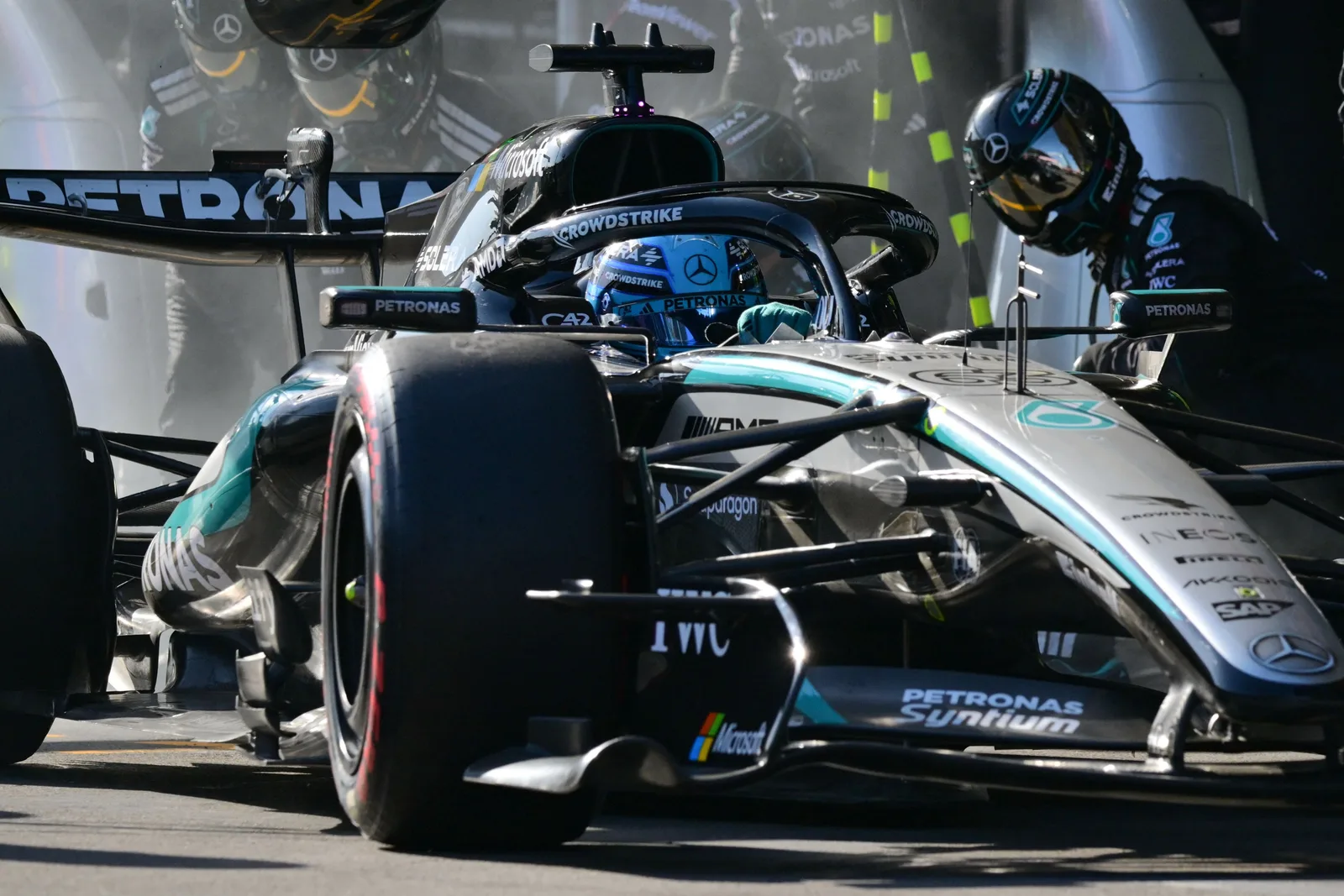 Russell supera Verstappen e vence o GP do Azerbaijão em Baku