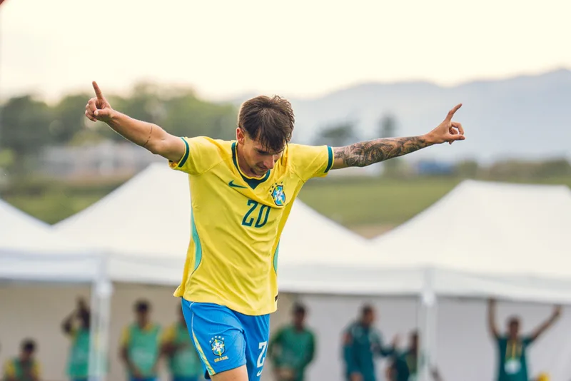 Caramico entra no segundo tempo e ajuda Brasil a ficar em terceiro no torneio Uefa