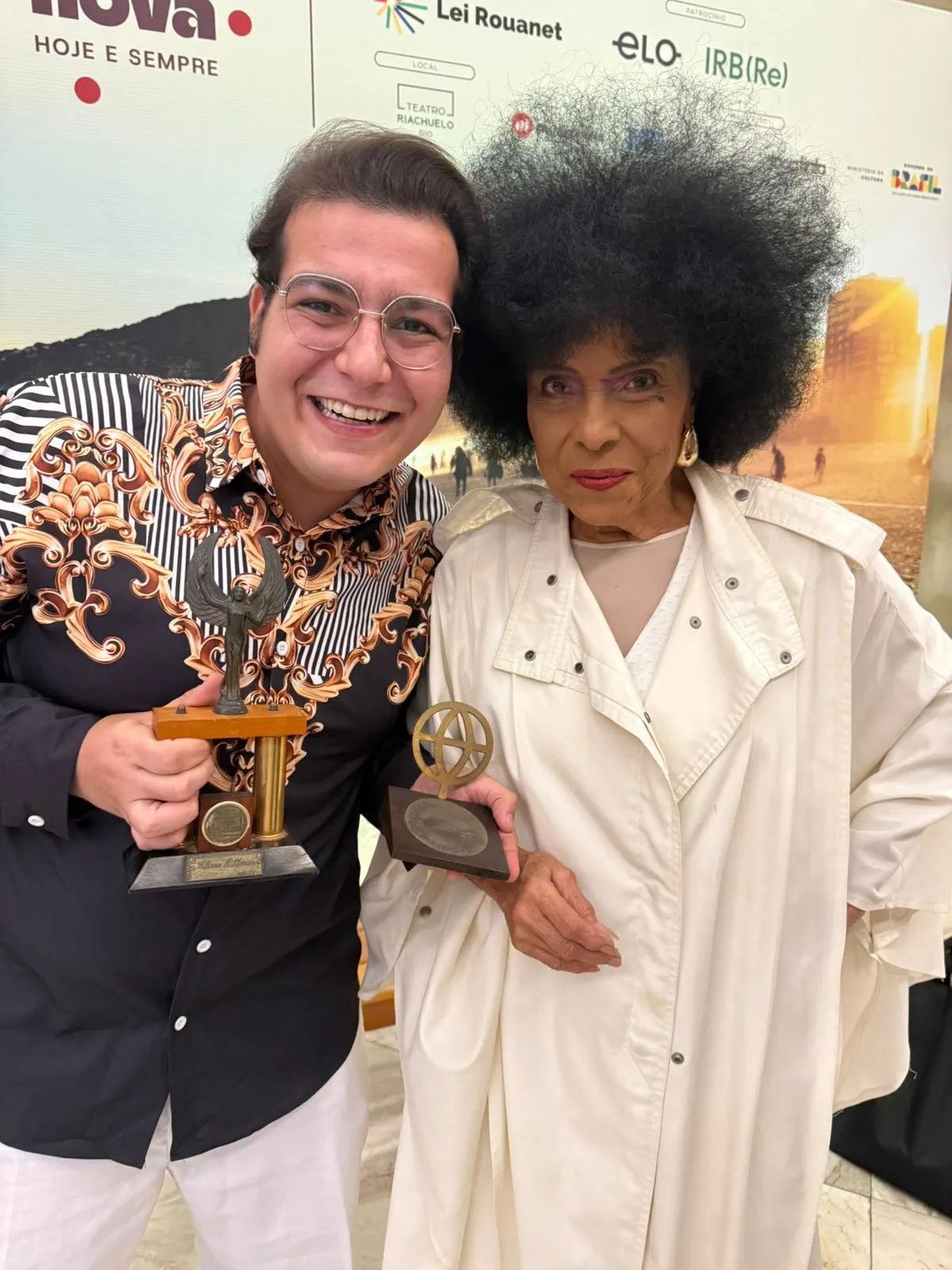 Colecionador de Olaria reúne acervo com mais de 50 mil itens da música brasileira