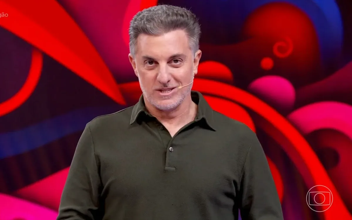 Luciano Huck recorda Fausto Silva ao destacar história musical do Domingão