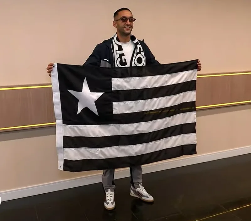 Ziyech chega ao Rio e se aproxima de contrato com o Botafogo até 2028