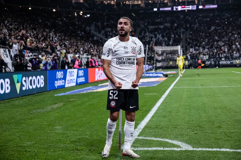 Labyad amplia vínculo com o Corinthians e segue em recuperação no joelho