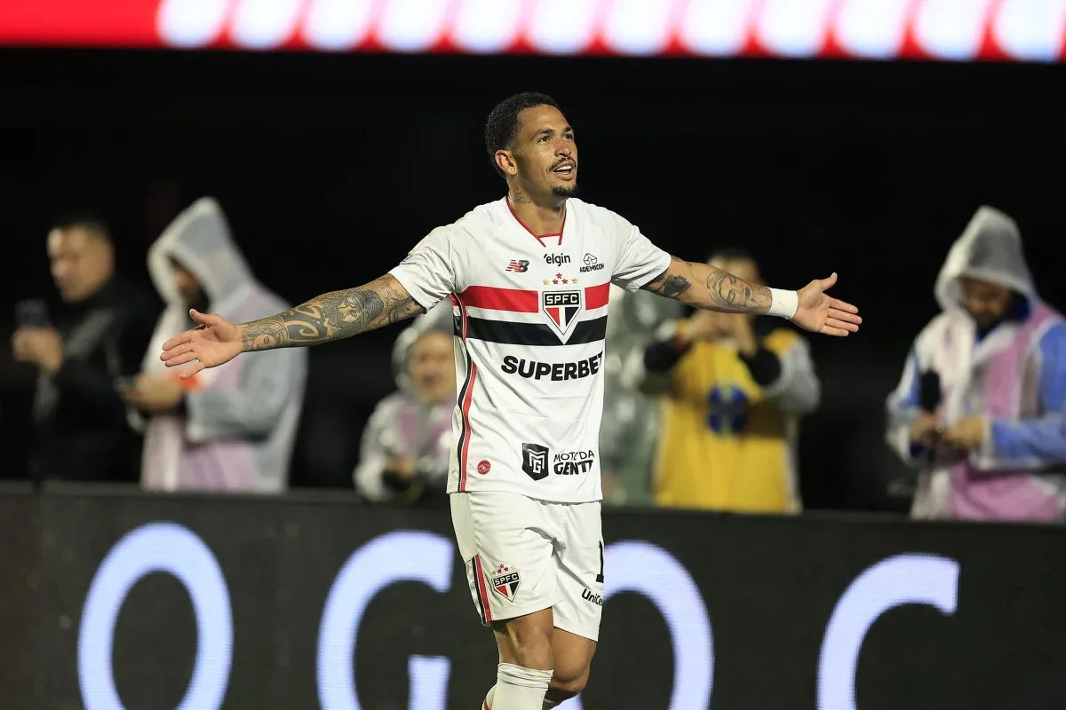 Dorival muda o São Paulo, e time vence Atlético-MG no Brasileirão