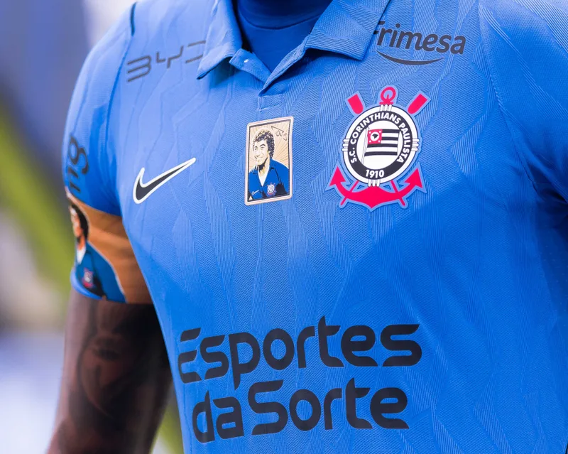 Basílio vê nova camisa do Corinthians como tributo a gerações de goleiros