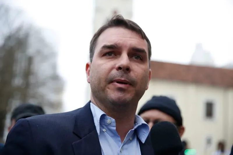 Flávio Bolsonaro usou imóvel que pertenceu a cunhado de Vorcaro em São Paulo durante campanha