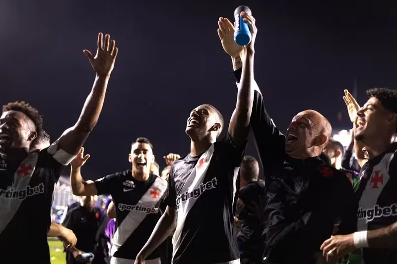 Vasco chega a R$ 34,8 milhões em premiações por duas copas