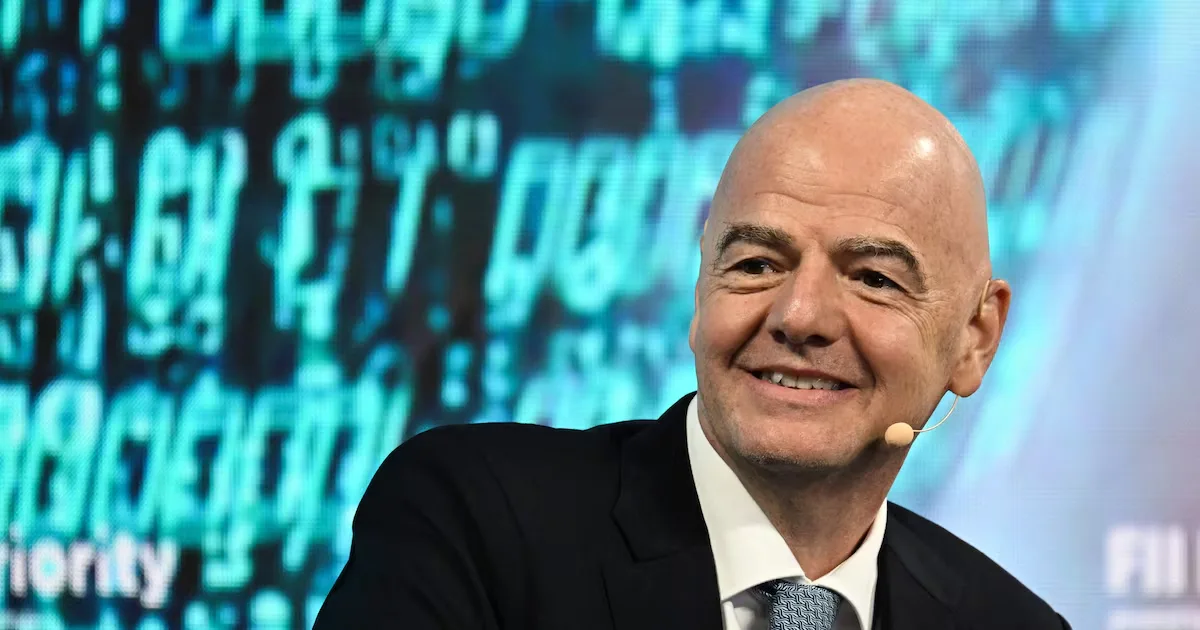 Infantino confirma candidatura à reeleição na Fifa em meio a oposição