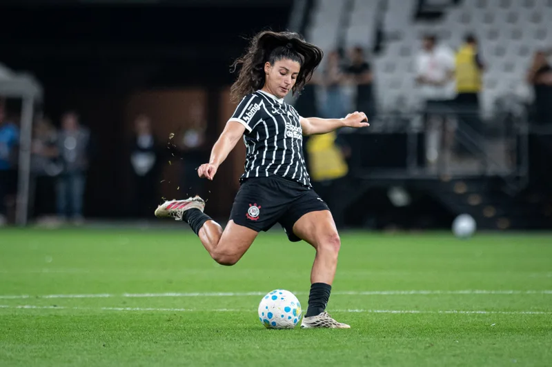 Duda Sampaio mira título e valoriza integração no Corinthians antes da decisão