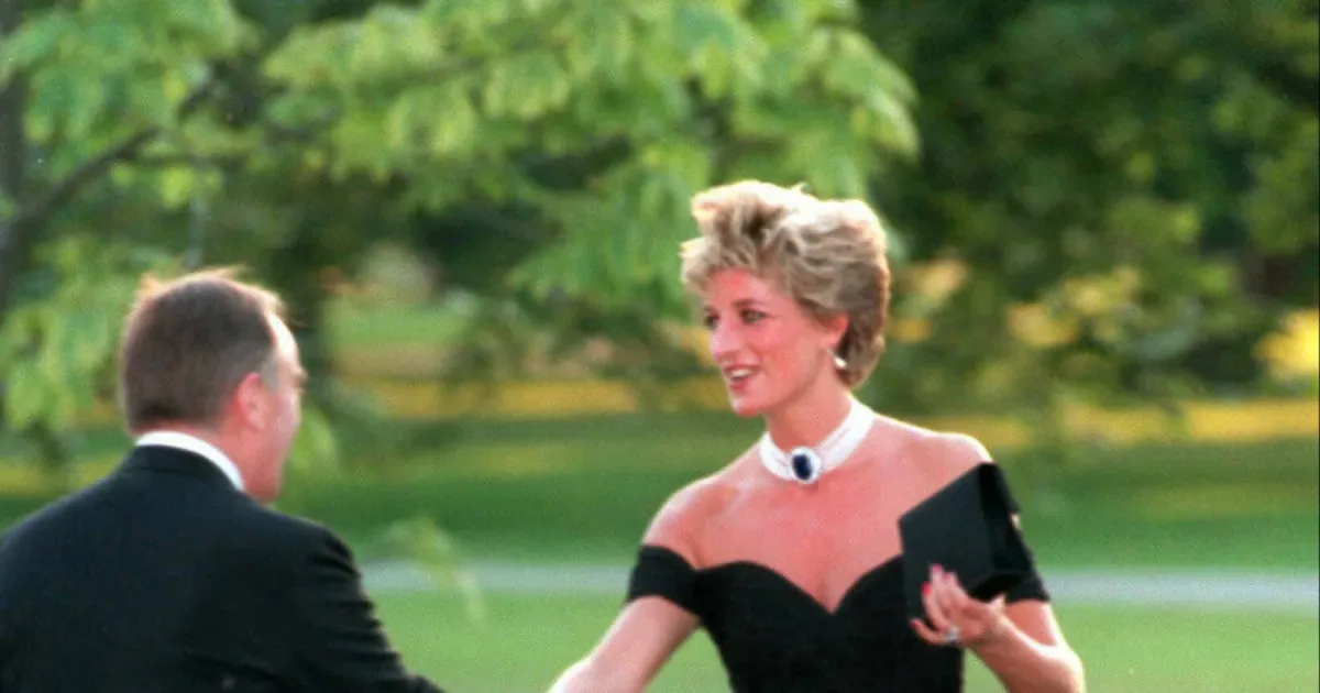Vestido usado por Diana após crise com Charles será leiloado em Nova York