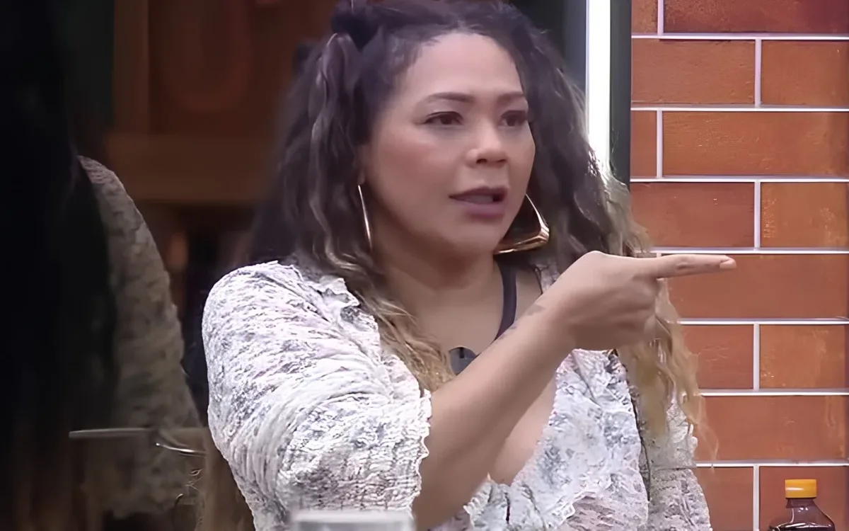 Darlin Ferrattry perde espaço entre aliados em A Fazenda 18