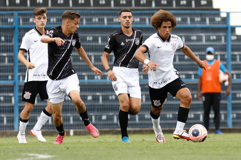 Seis ex-jogadores do Corinthians profissional voltam ao cenário do Sub-17 contra a Ponte