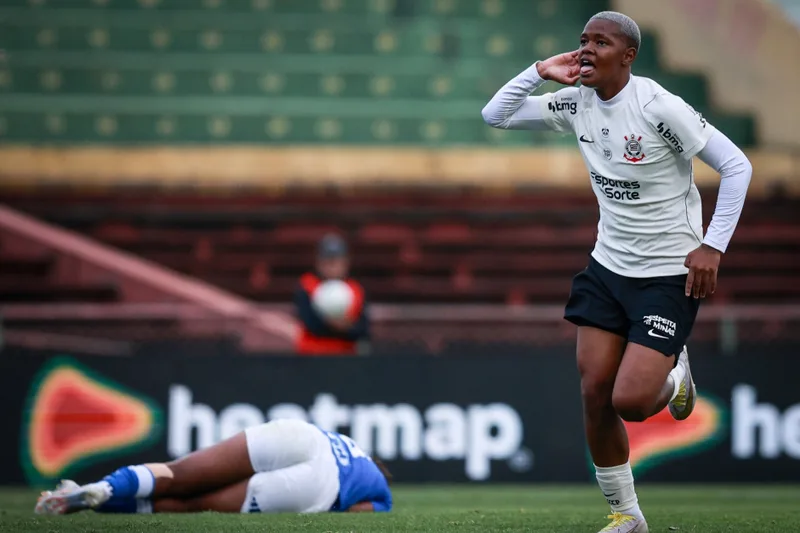 Jhonson alcança dez gols pelo Corinthians antes da semifinal do Brasileirão
